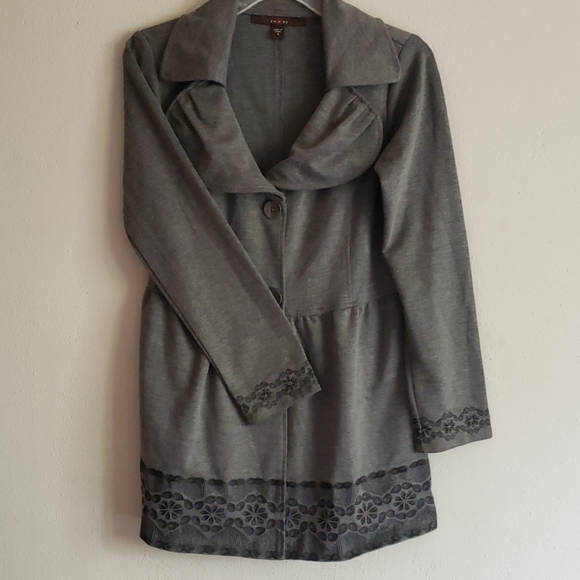 ๐ Light Jacket - Picture 1 of 6